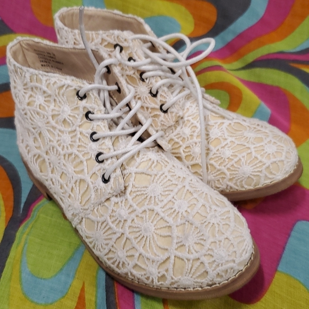 Not Rated Lace Boots SZ 6
